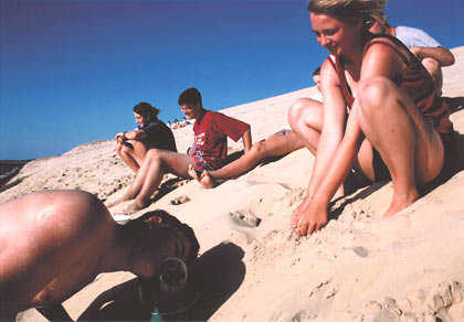 Strandspiele unter den strengen Augen der Wettkampfrichter.